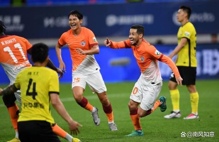 关于大连人客场击败青岛西海岸，抢下关键三分的信息