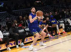 防守端执行到位，失误明显减少(防守端执行到位,失误明显减少什么意思)