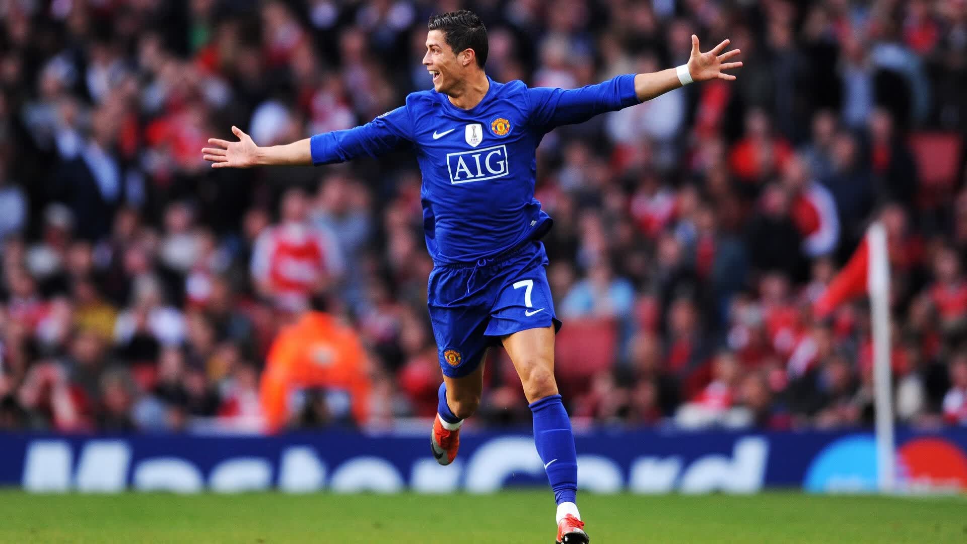莎拉波娃惊艳梦剧场！曼联逆转之夜，网坛女神化身铁血防线
